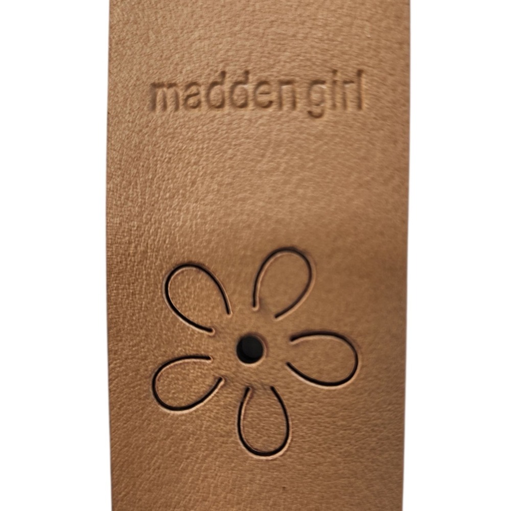 NWT Madden Girl Tan Boho Floral Embossed Oval Buckle Belt Women's Size Large - Picture 3 of 6